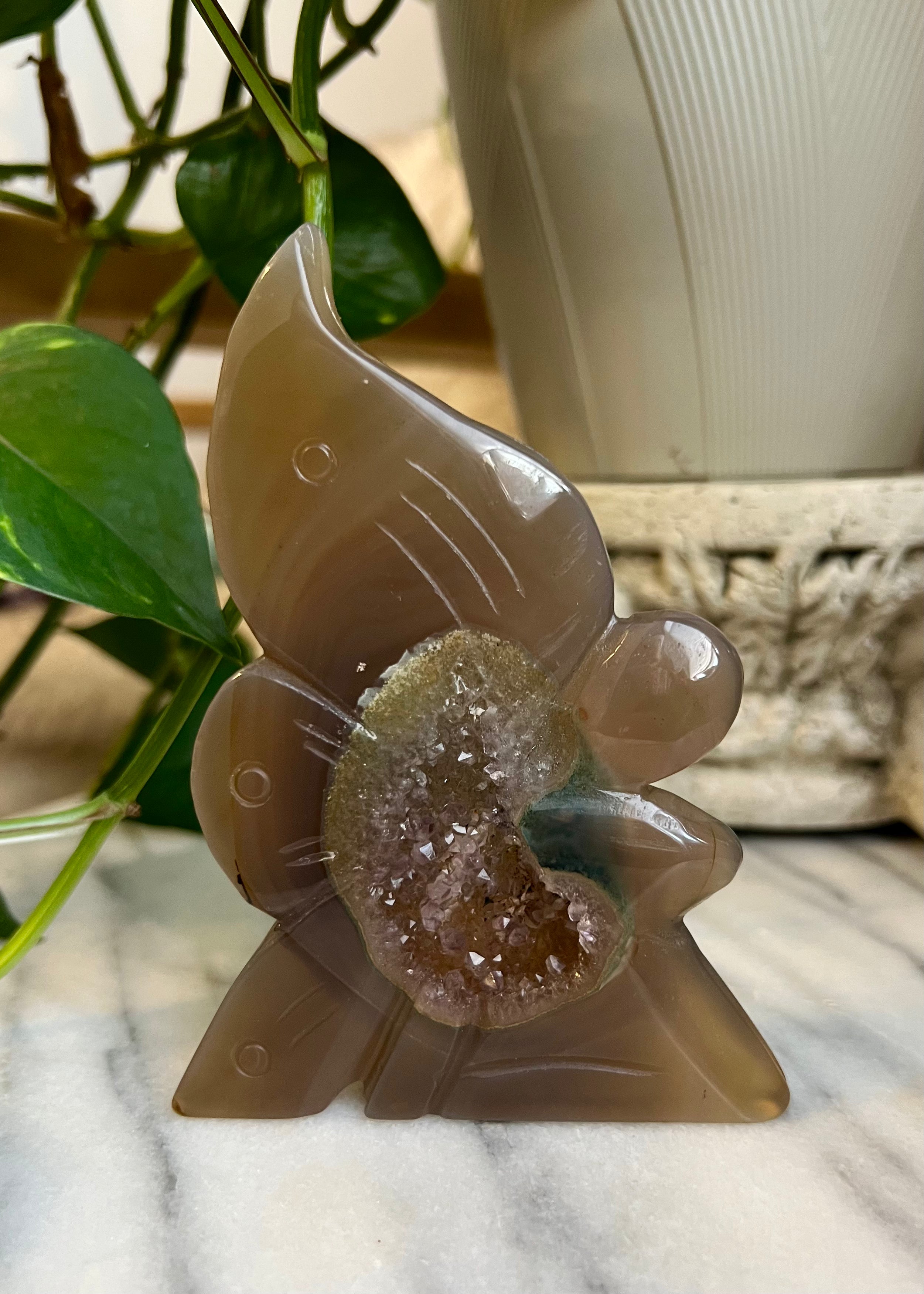 Kneeling Fairy Carving | Agate & Amethyst Druzy